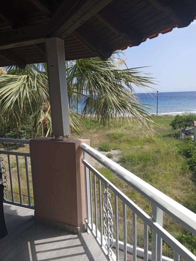 Villa Fotis View Paralía Skotínis 外观 照片